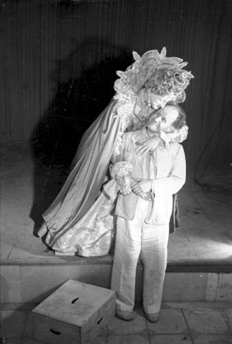 Михаил Ромм, в костюме королевы Елизаветы, и Сергей Эйзенштейн. Неосуществленный замысел