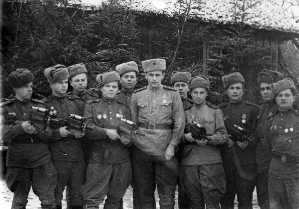 Выставка «ОНИ СНИМАЛИ ВОЙНУ»