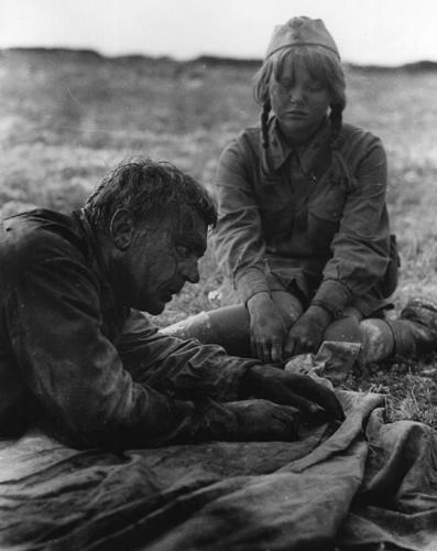 Сергей Бондарчук, Татьяна Божок в фильме