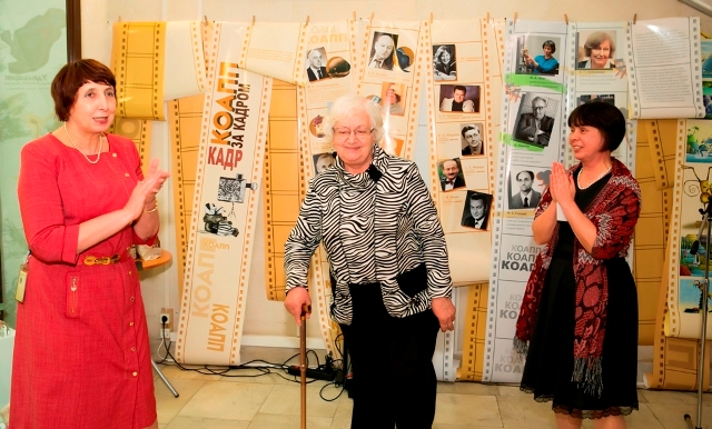 Анна Клюкина (слева), Марина Галич (справа)