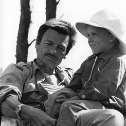 Режиссер Андрей Тарковский, актер Томми Чельквист в перерыве между съемками