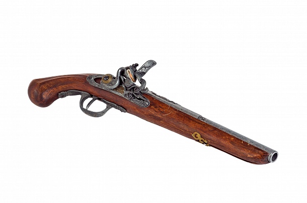 Пистолеты (бутафорские) - оружие второй пол. XVIII в