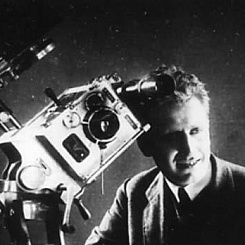 Режиссер Г.В. Александров с кинокамерой "Дебри"