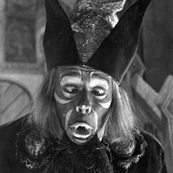 Сцена из фильма: "Пещное действо, шут на празднике" (П.Кадочников)