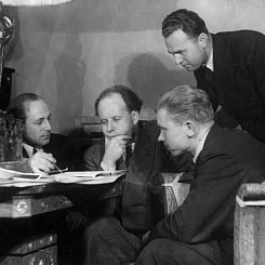 Режиссер С.М. Эйзенштейн и художник  К.И. Гусев перед юбилейным показом фильма