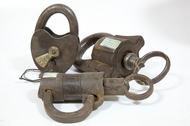 Замки навесные старинные с ключами