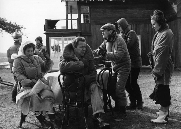 Рабочий момент съемок. А.Тарковский, С.Вольтер, С.Флитвуд, В.Мересс во время репетиции