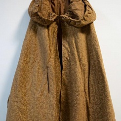 Пелерина утепленная с капюшоном